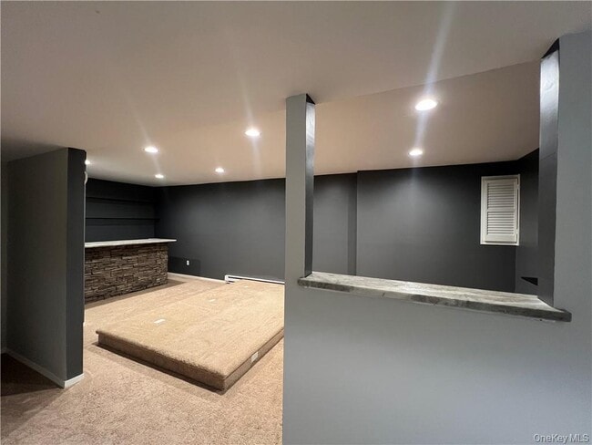 Building Photo - 475 Country Club Ln