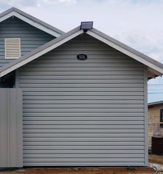 Building Photo - 906 S Colorado St