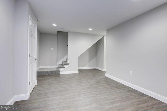Building Photo - 1510 Karen Blvd