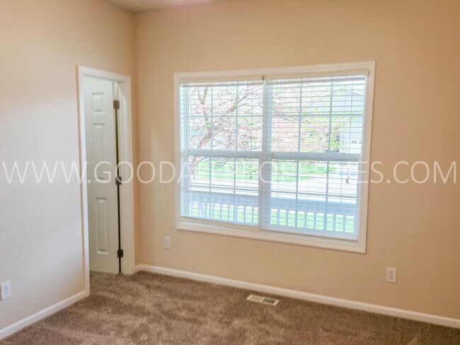 Building Photo - 4 Bedroom 3 Bath in Glynn Village!