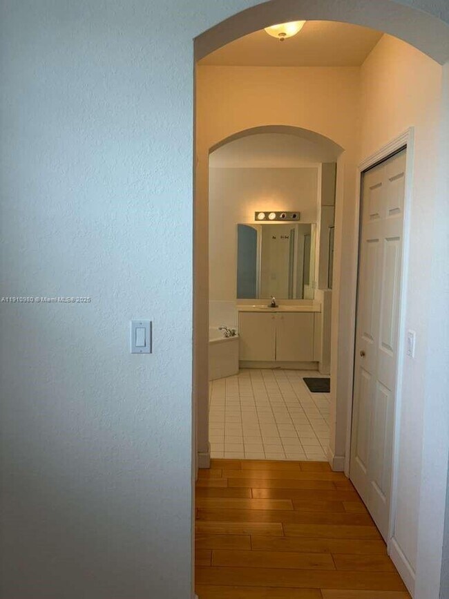 Building Photo - 8666 NW 114th Ave