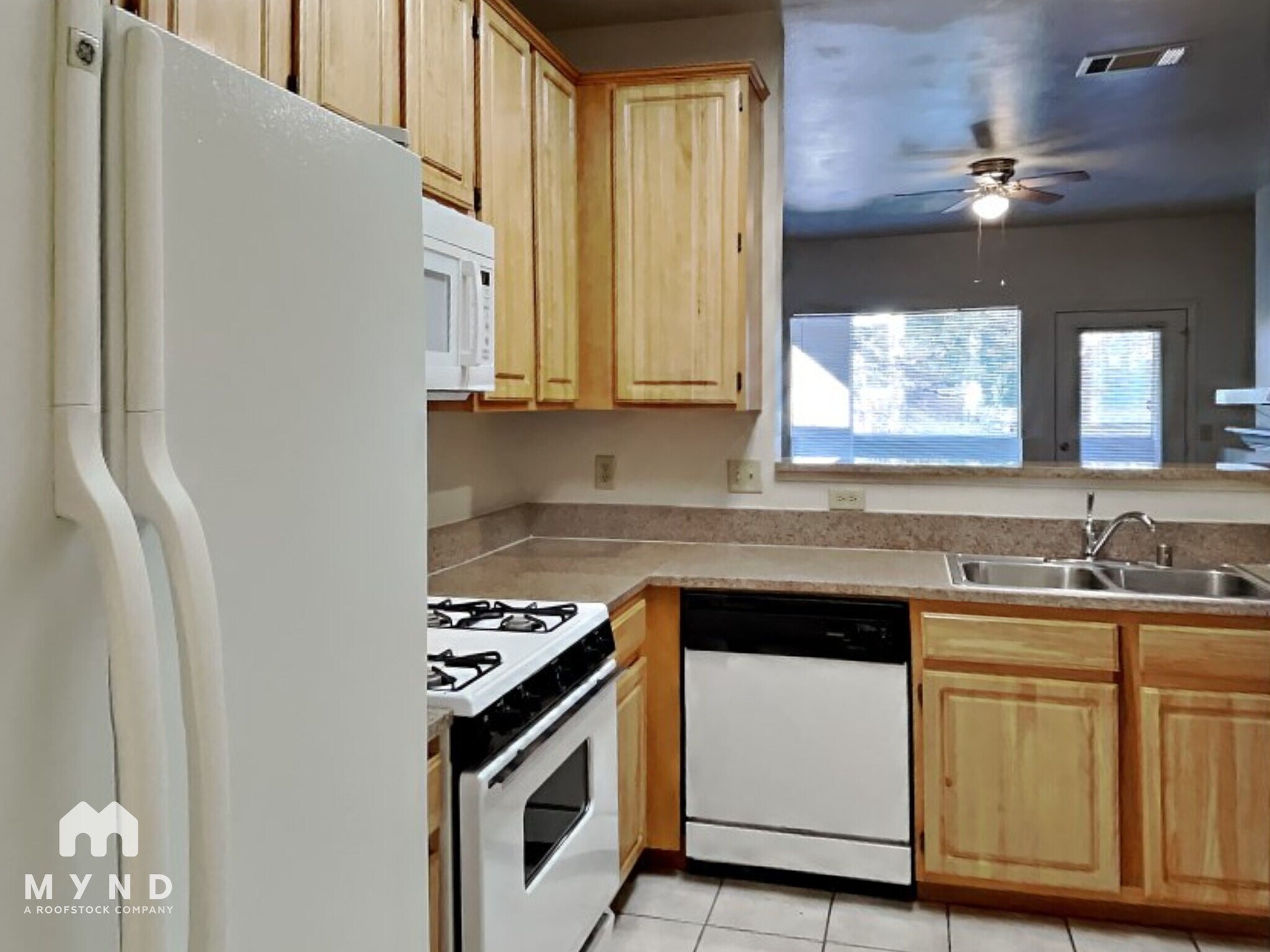 Building Photo - 900 S Meadows Pkwy