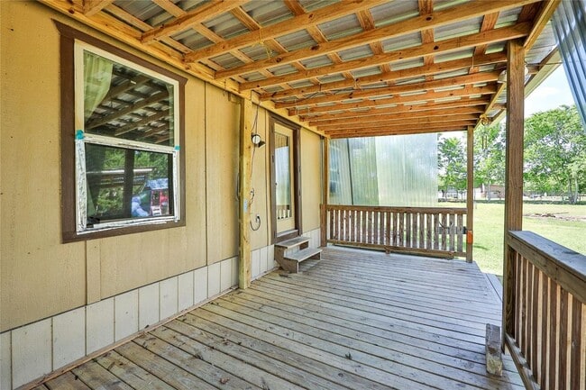 Building Photo - 2205 Willow Cove Dr