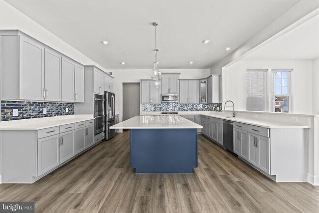 Building Photo - 12600 Coventry Mnr Wy