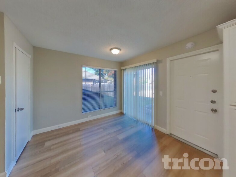 Building Photo - 1204 Shakleford Cir