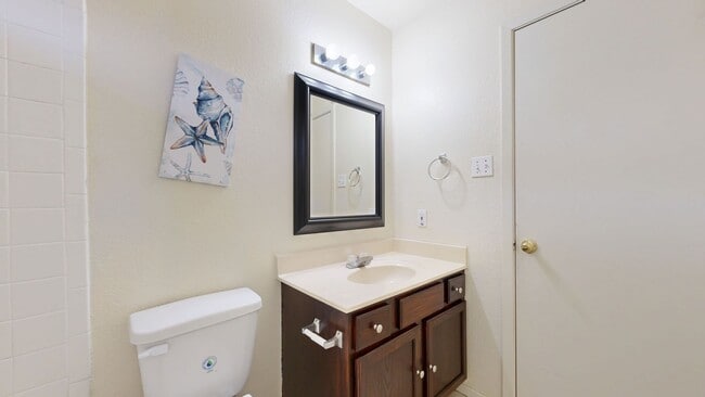 Building Photo - BRAND NEW STAINLESS STEEL APPLIANCES, ALL TILE HOME $1,295