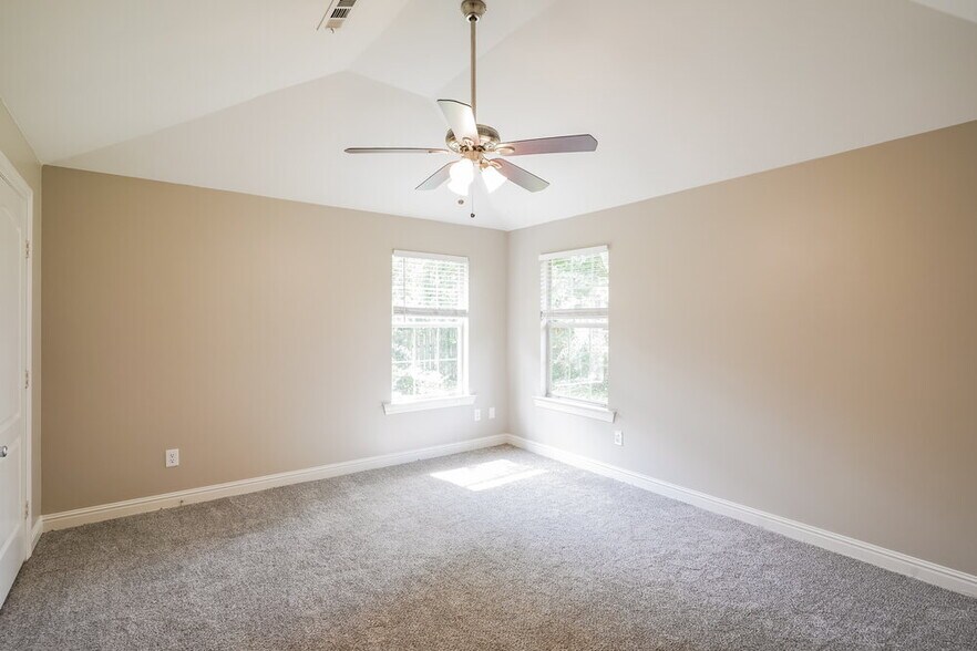 Building Photo - 208 Ben Alex Ct