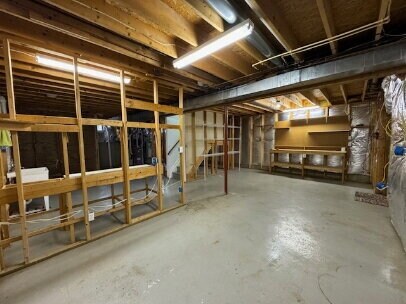 Building Photo - Move In Special 1/2 Off First Full Month with move in by 4/20/2026 - Pet Friendly 4-Bedroom Retre...