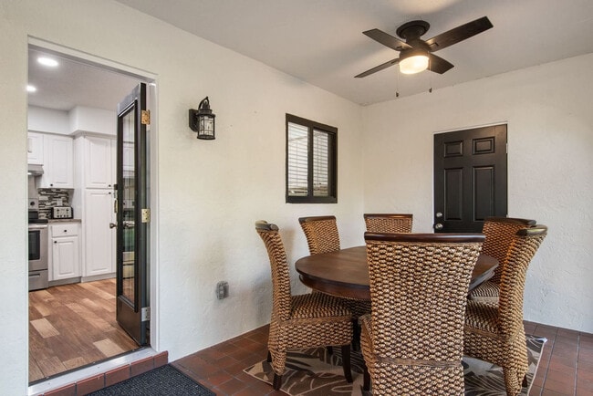 Building Photo - 612 Montezuma Dr