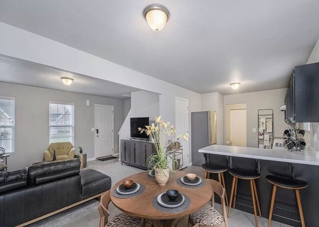 Building Photo - 4 Bedroom Available in Tiburon!