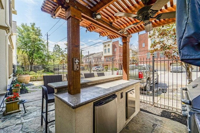 Building Photo - 926 Birdsall St