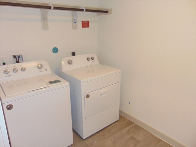 Building Photo - 6918 Morales Way