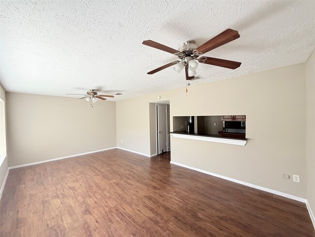 Building Photo - 12875 High Star Dr