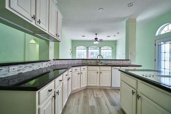Building Photo - 4503 Oak Valley Dr