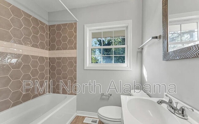 Building Photo - 3901 Vogel Dr NW