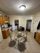 Building Photo - 96 Calumet St