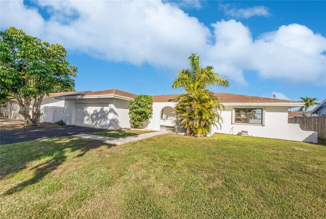 Building Photo - 14065 SW 48th Terrace