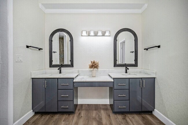 Building Photo - 219 Utah St