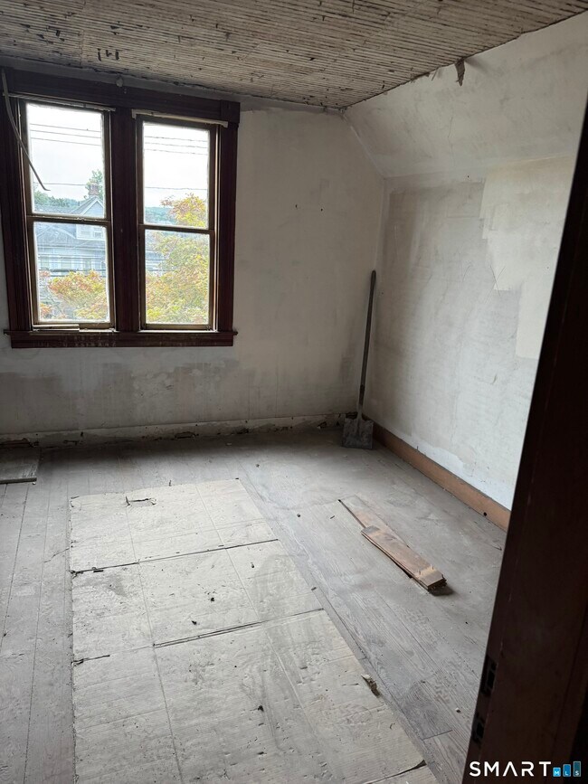 Building Photo - 275 Wakelee Ave