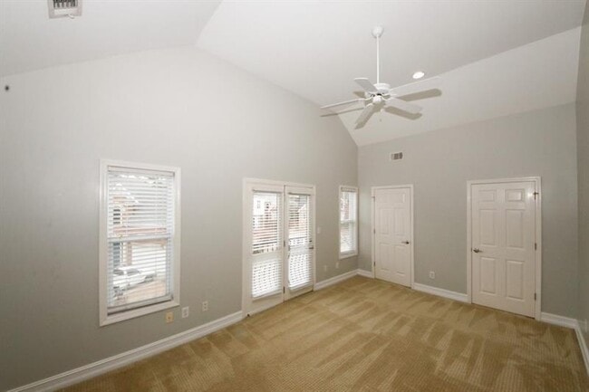 Building Photo - 1354 Brookhaven Village Cir NE