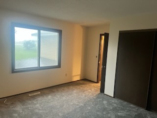 Building Photo - Move in Special - $500 off first months rent!