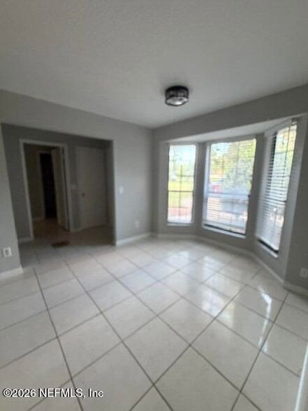 Building Photo - 3046 Blue Heron Dr S