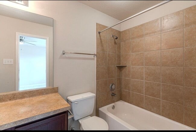 Building Photo - 21611 Falvel Misty Dr