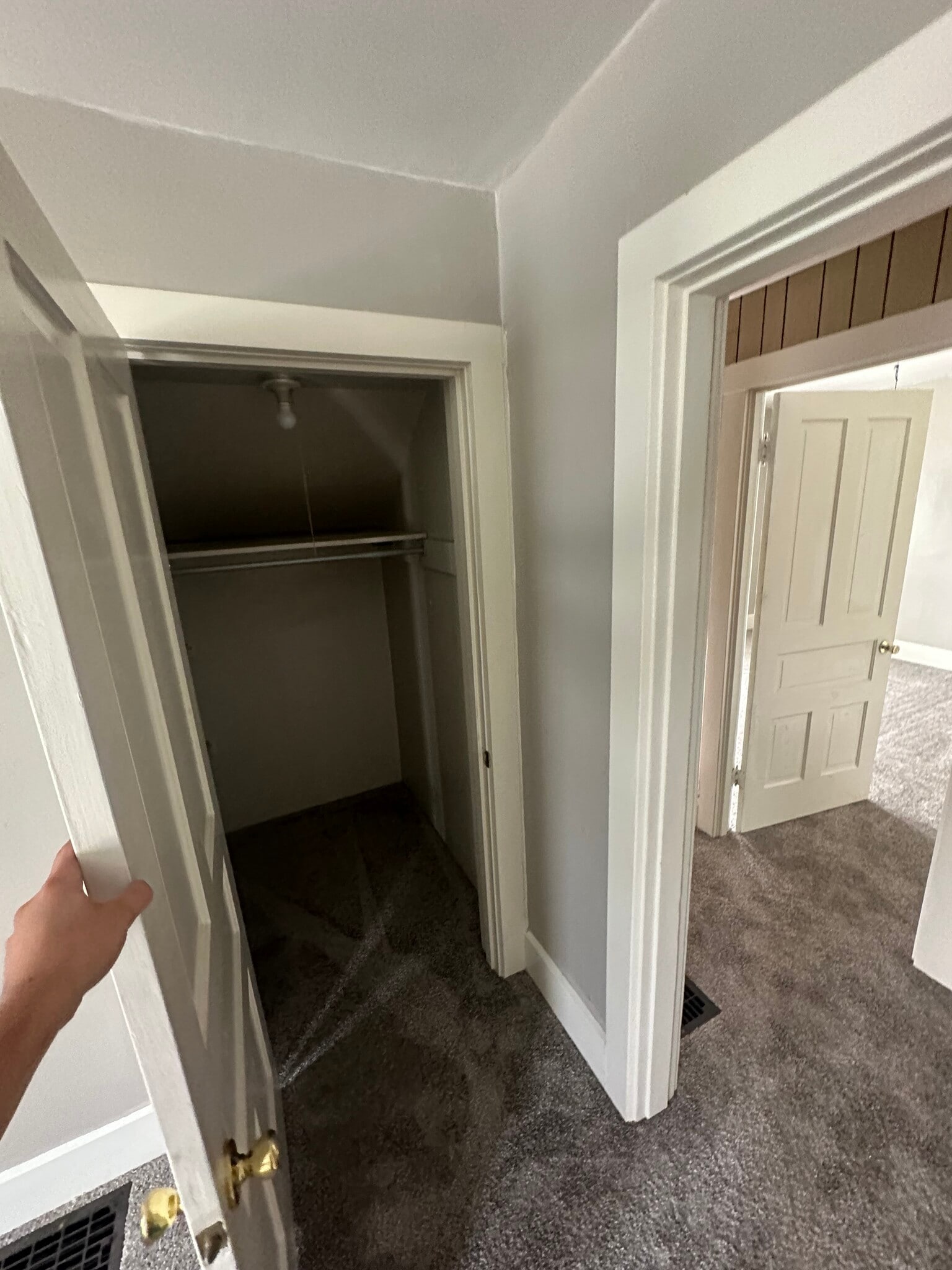 Building Photo - 71 1/2 Flory Ave