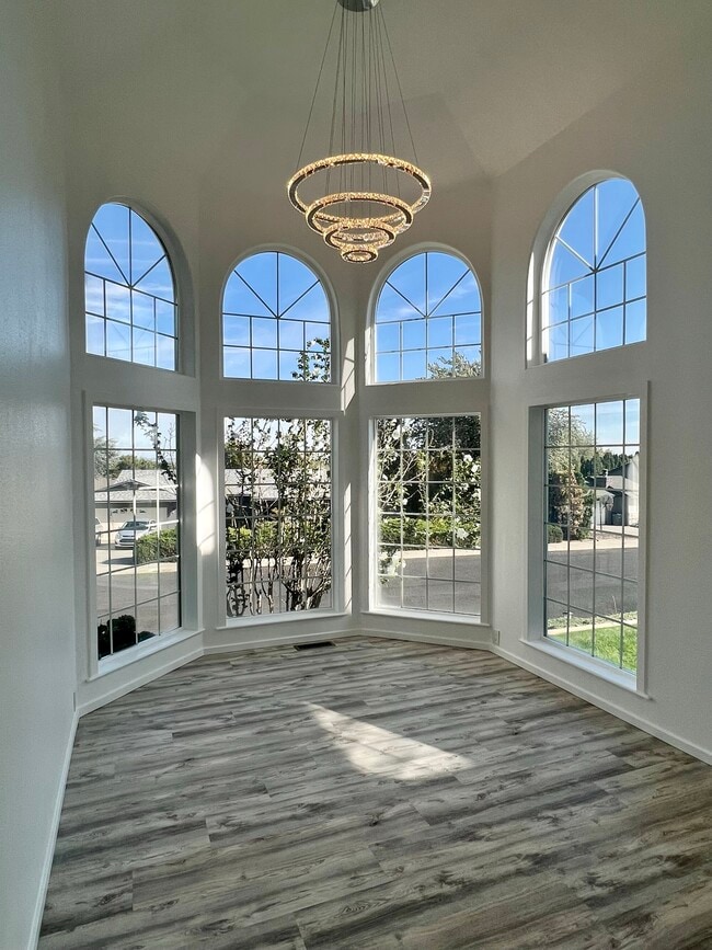 Building Photo - 4702 S Palouse Ct