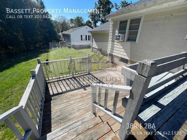Building Photo - 40 Macarthur Dr