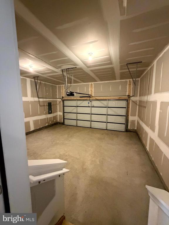 Building Photo - 461 Hanson St