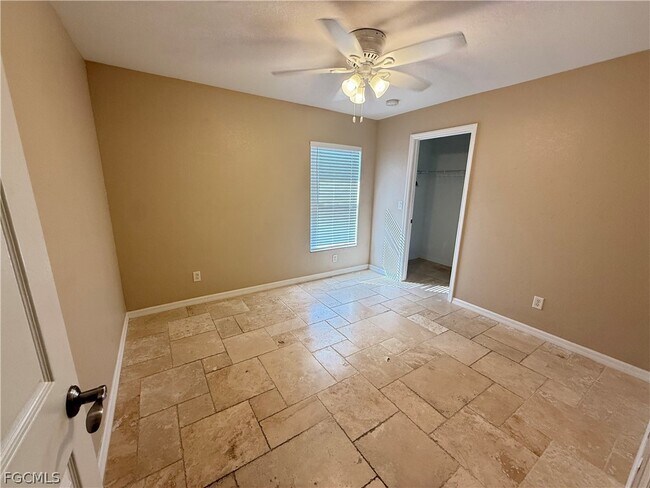 Building Photo - 2910 21st St SW