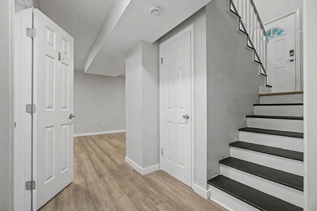 Building Photo - 1811 Devra Dr