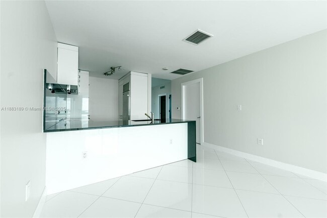 Building Photo - 900 Biscayne Blvd