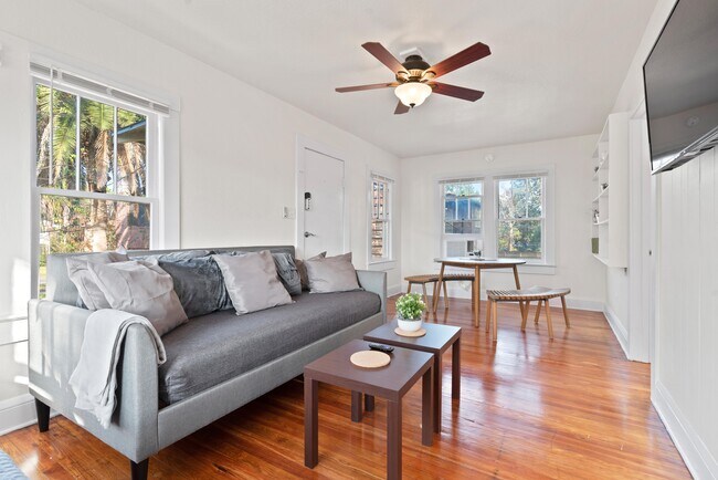 Building Photo - 2672 Post St