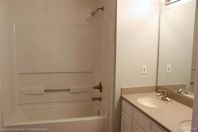 Building Photo - 387 Cherry Orchard Rd