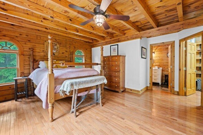 Building Photo - 49 Dandelion Ln