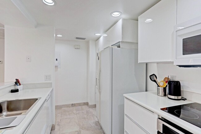 Building Photo - 318 Brackenwood Cir