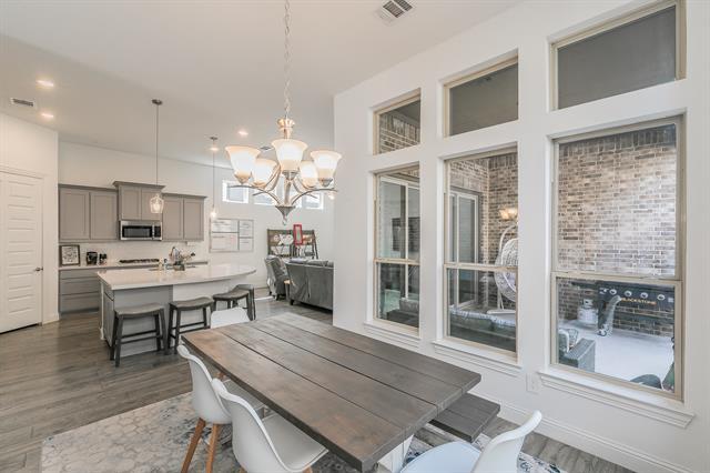 Building Photo - 711 Artesian Dr