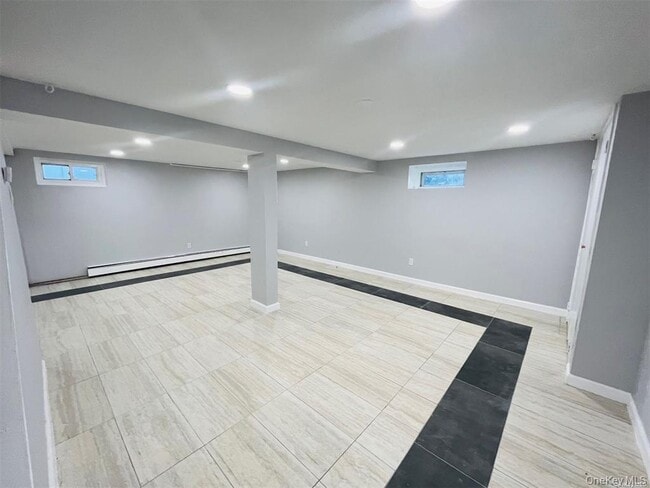 Building Photo - 200 Hicksville Rd