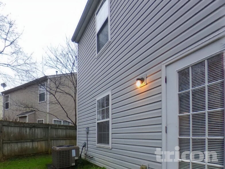 Building Photo - 129 Ilex Dr