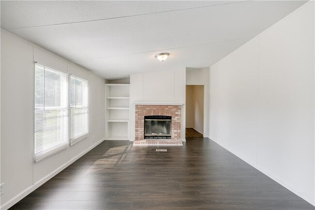 Building Photo - 2178 GA-323