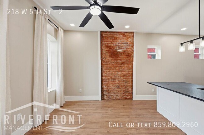 Building Photo - 218 W 5th St