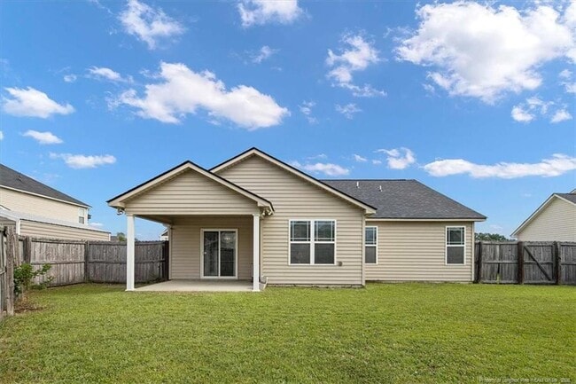 Building Photo - 2108 Heathcote Dr