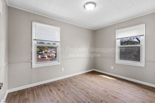 Building Photo - 9517 Lydell Dr