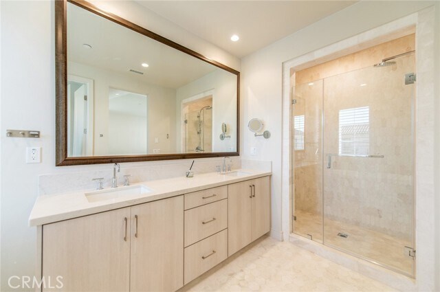 Building Photo - 111 Winnett