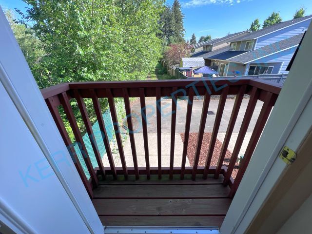 Building Photo - 1 Bd / 1.5 Bth - Skylight - Gas Fireplace ...