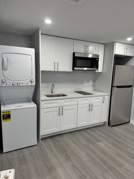 Building Photo - 803 22nd Ave N