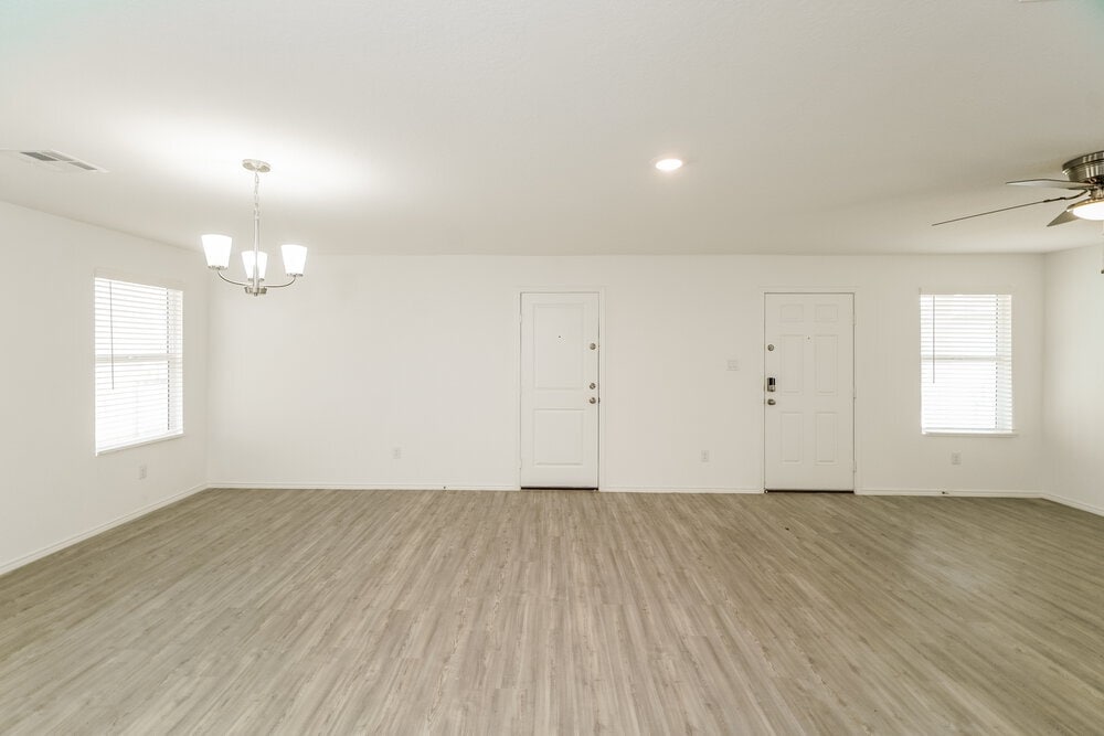 Building Photo - 2441 Double Oak Dr