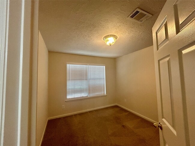Building Photo - 14 N Winterport Cir